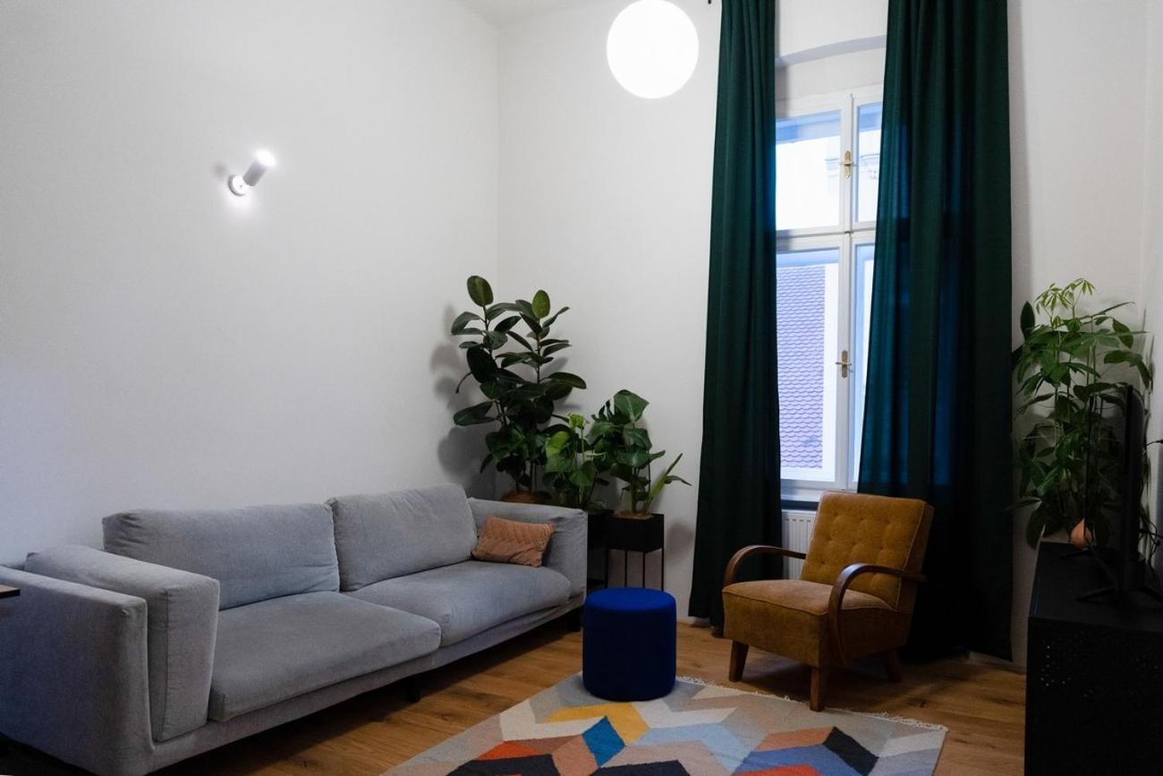 With Wifi - 22402 Apartment